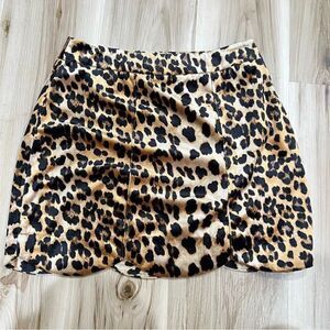 Main Strip Scalloped Cheetah Mini Skirt Women’s Small